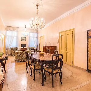 Casa Vescovo, Free Wi-fi Near San Marco Square Apartment