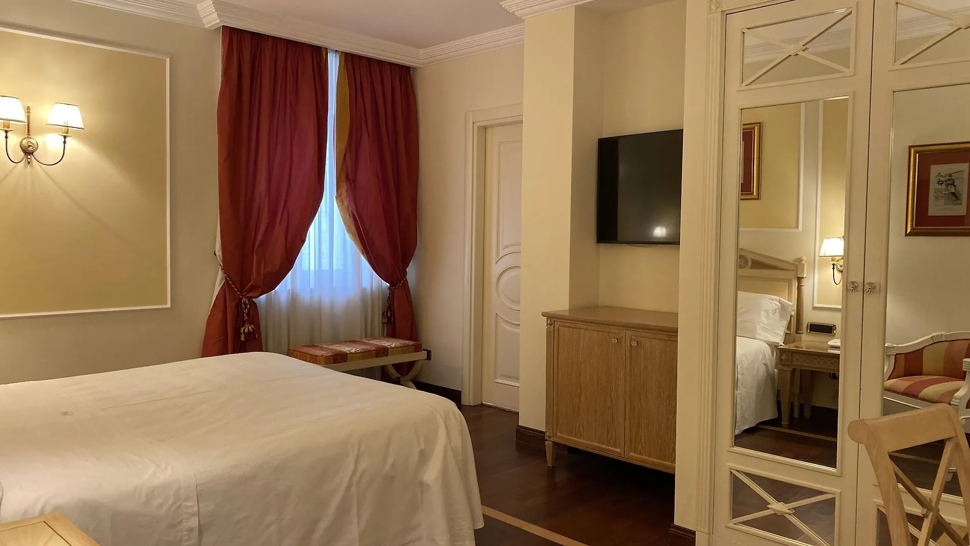 Palazzo Alabardieri Nápoles Hotel