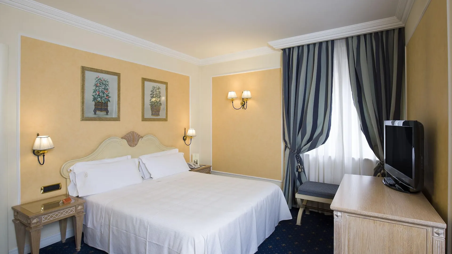Palazzo Alabardieri Nápoles Hotel