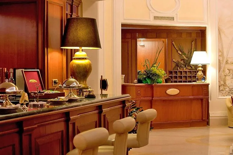 Palazzo Alabardieri Nápoles Hotel