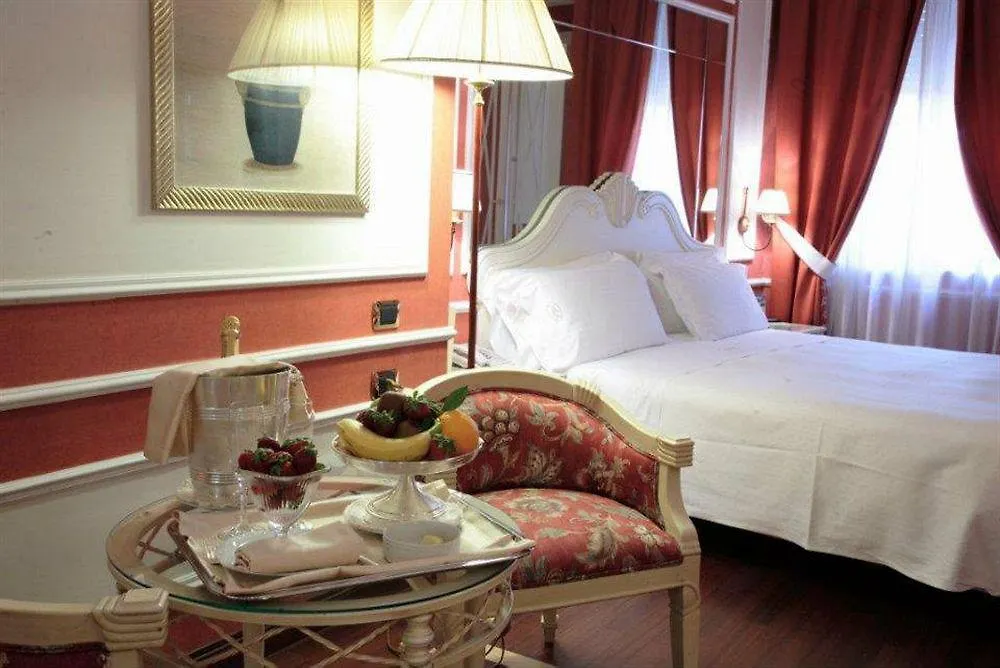 Palazzo Alabardieri Nápoles Hotel