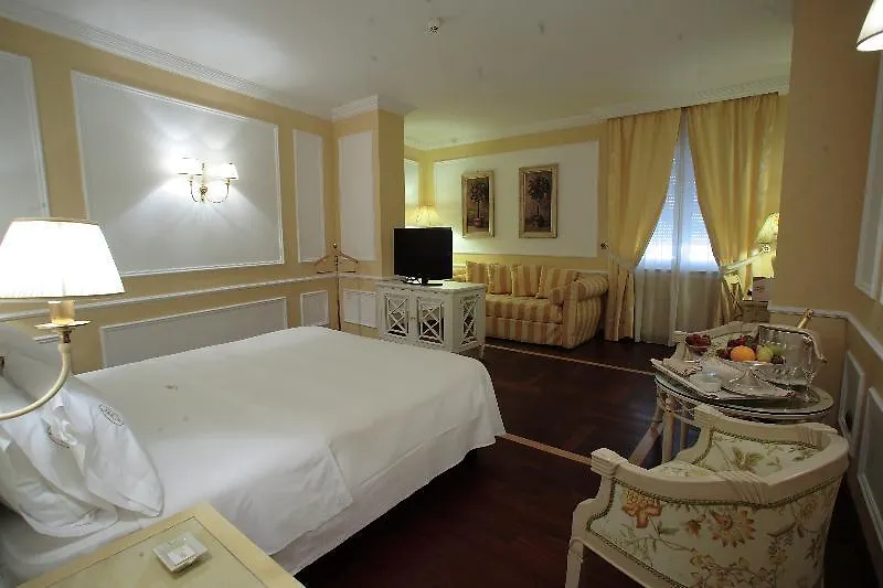 **** Hotel Palazzo Alabardieri Nápoles Italia